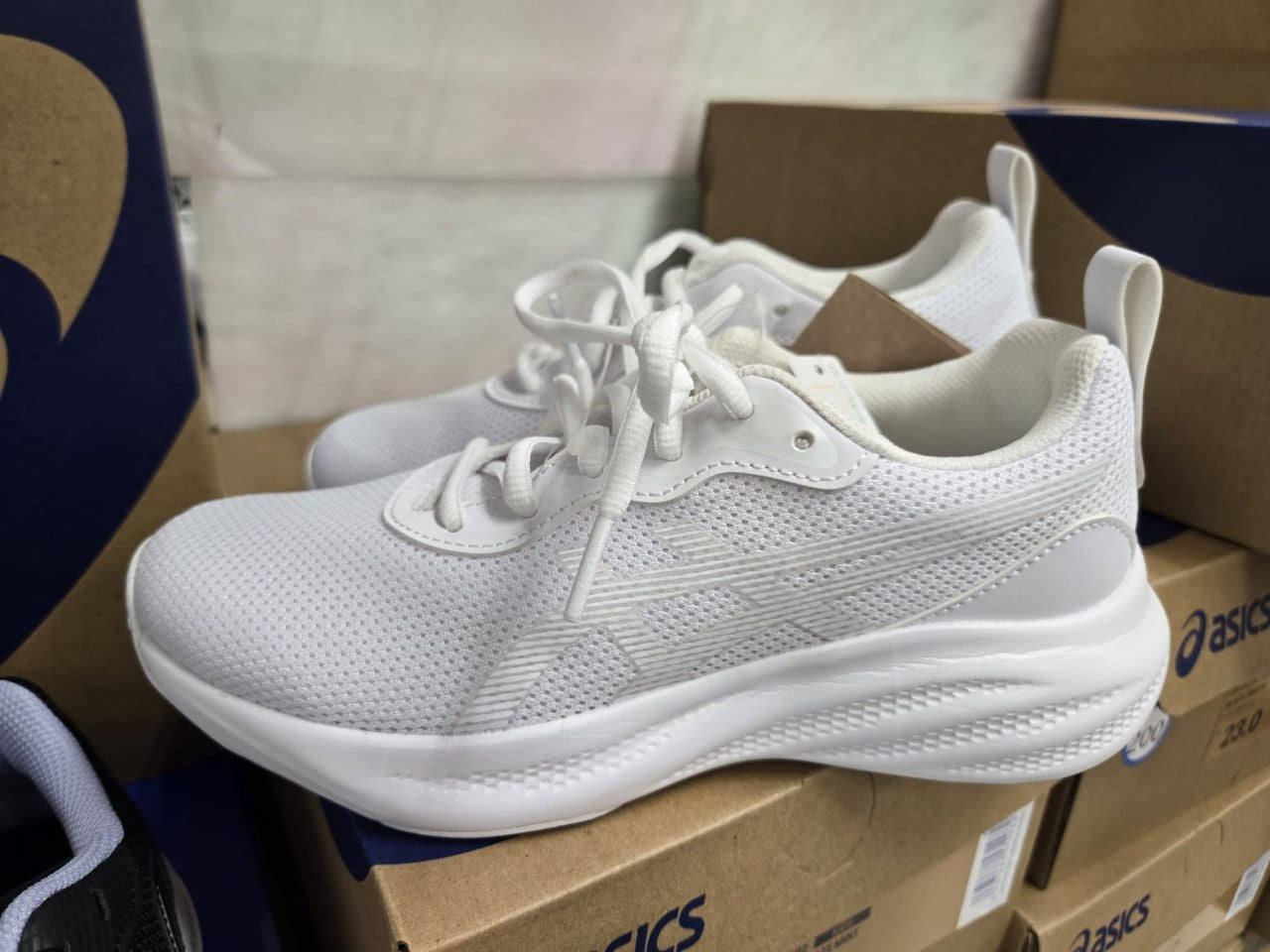 ASICS 輕量透氣全白運動鞋